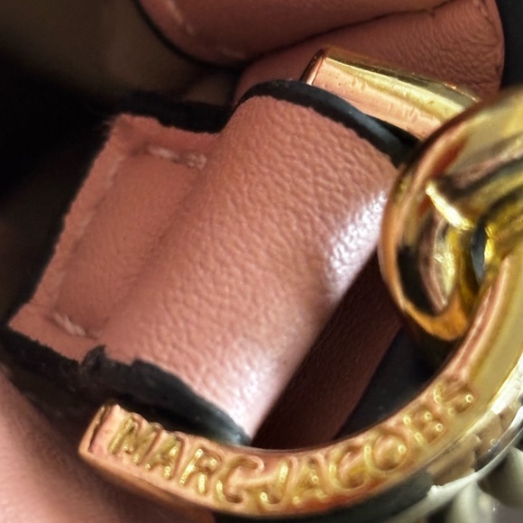 Marc Jacobs Pink Crossbody Bag with Gold Chain - Picture 6 of 10